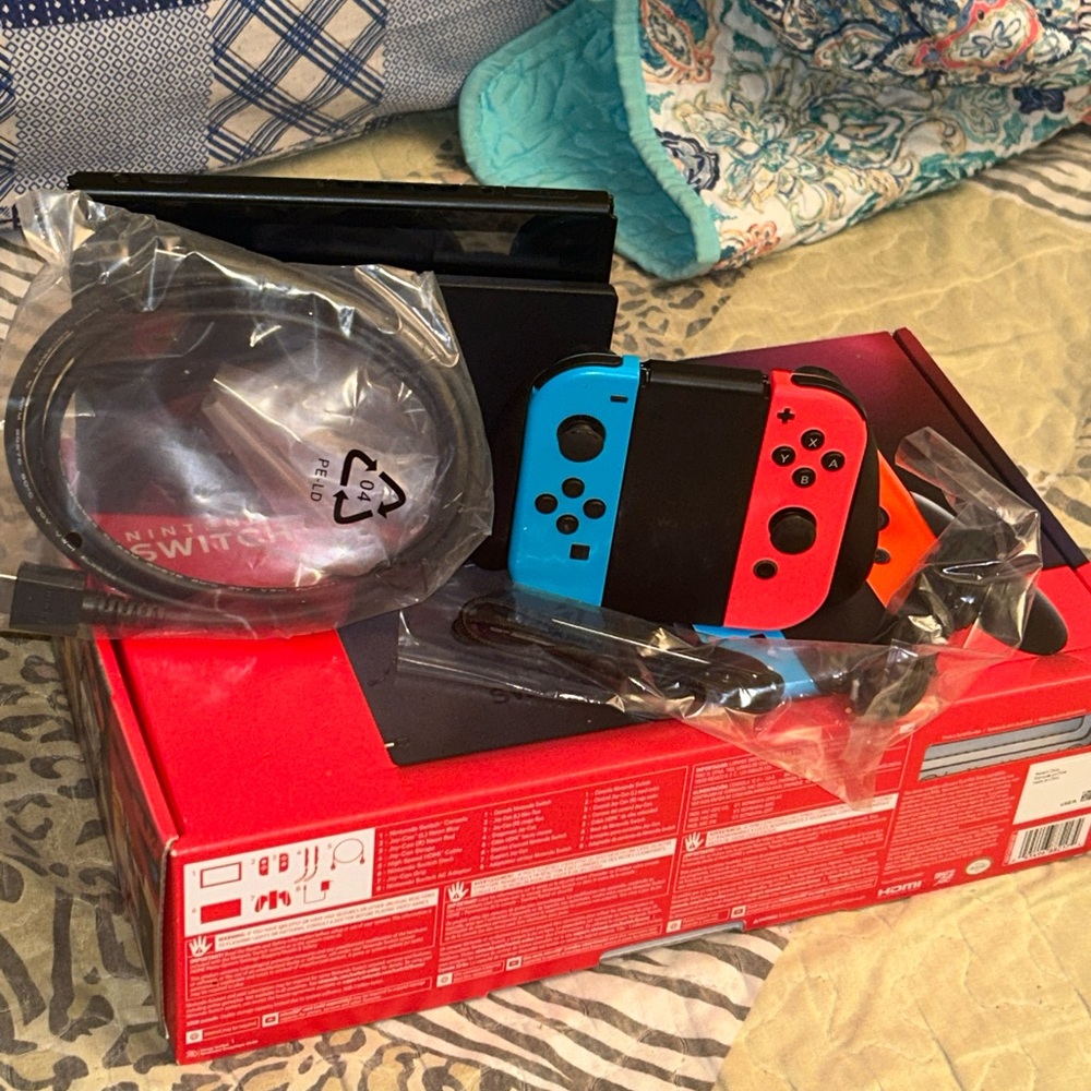 Nintendo Switch - Picture 5 of 9